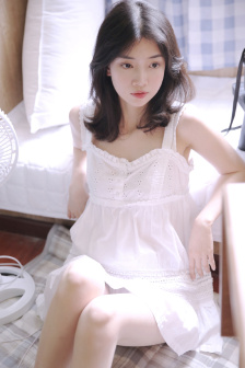 鬓边不是海棠红